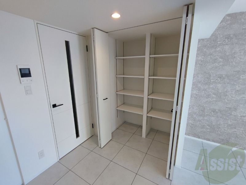 収納　収納もバッチリあるのでお部屋が片付きますよ！