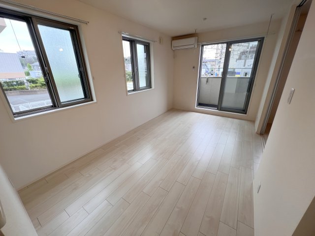 居室・リビング　★明るいフローリングのお部屋です★