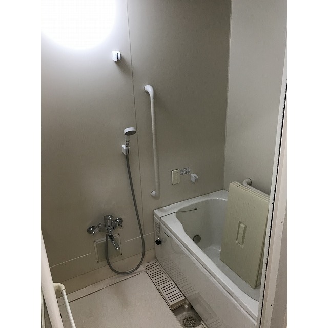 バス・シャワールーム　バス