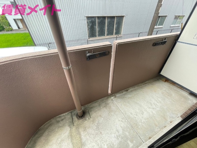 バルコニー　別部屋反転参考写真です。