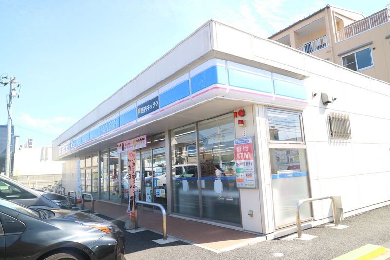 コンビニ　ローソン　総社中央4丁目店（コンビニ）まで214m