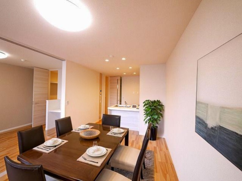 居室・リビング　CGで家具等を配置したもので家具等は含まれません