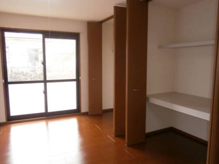 居室・リビング　現状優先。