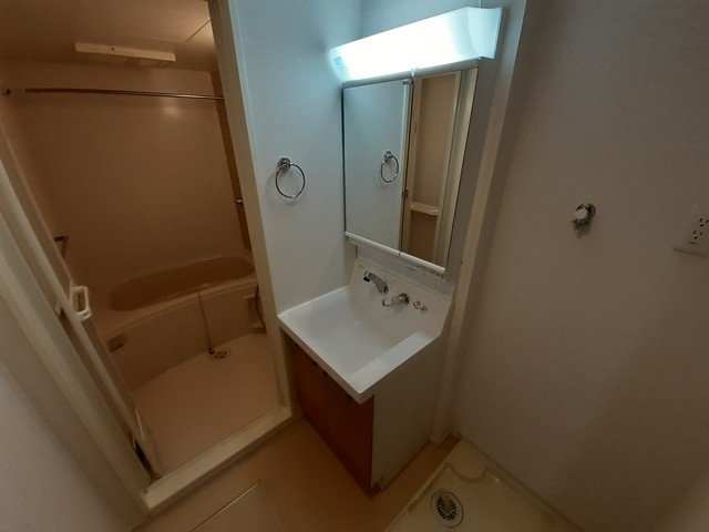 洗面設備　脱衣スペースもあります