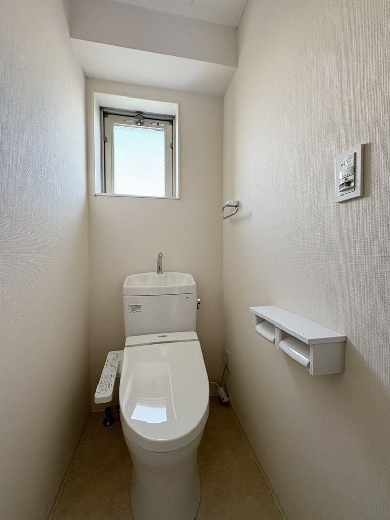 LIVES稲荷のトイレ写真