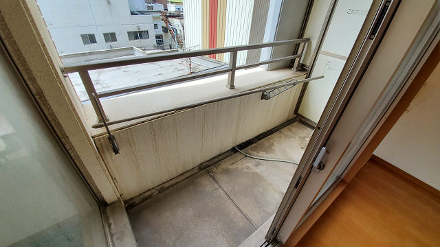 バルコニー　他室写真（ほぼ同型の部屋の写真です。）