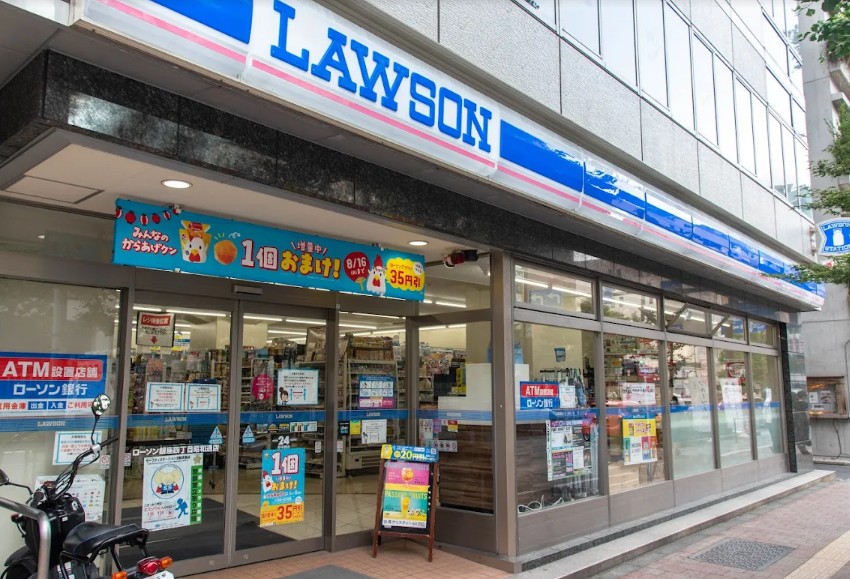 コンビニ　ローソン銀座四丁目昭和通店（コンビニ）まで66m