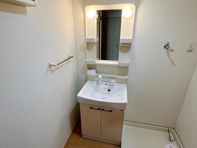洗面設備　朝に便利な独立洗面台完備♪