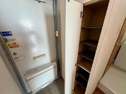 玄関　設備・仕様は号室により異なる為、現状を優先いたします。