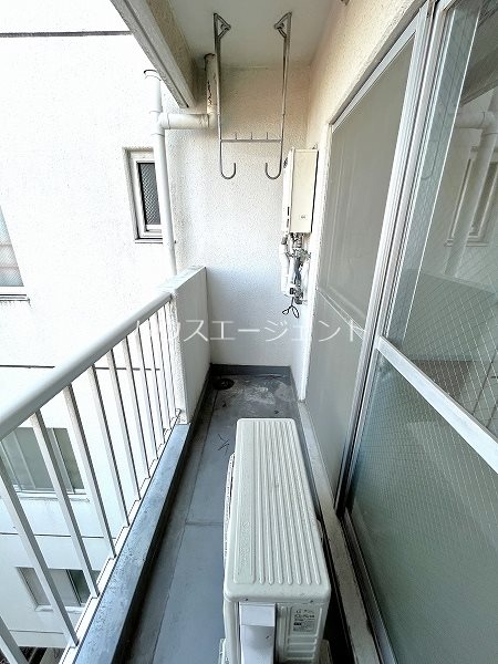 バルコニー　日当たりの良いバルコニー！洗濯物がよく乾きます！