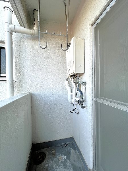 その他　洗濯機置き場はバルコニーです