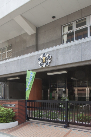 小学校　台東区立蔵前小学校（小学校）まで1479m