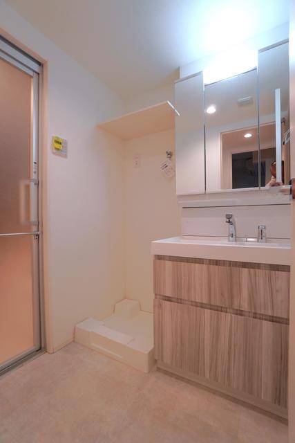 洗面設備　※写真は同タイプ住戸です。