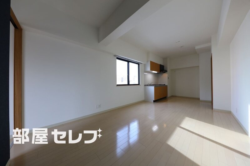 居室・リビング　６０１号室写真