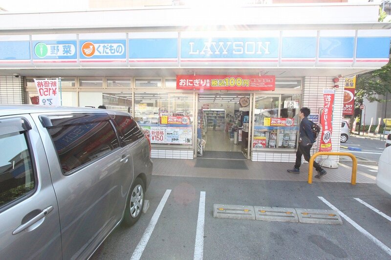 コンビニ　ローソン中区丸の内一丁目店（コンビニ）まで122m
