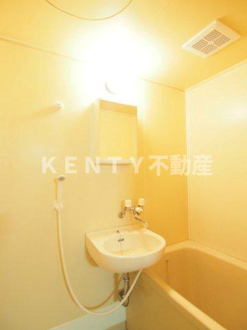 バス・シャワールーム　落ち着いた空間のお風呂です