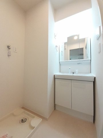 洗面設備　コンパクトで使いやすい洗面所