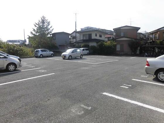 駐車場　敷地内駐車場有り♪