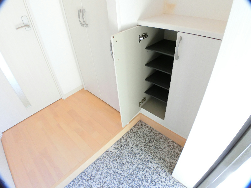 収納　玄関　下駄箱あり