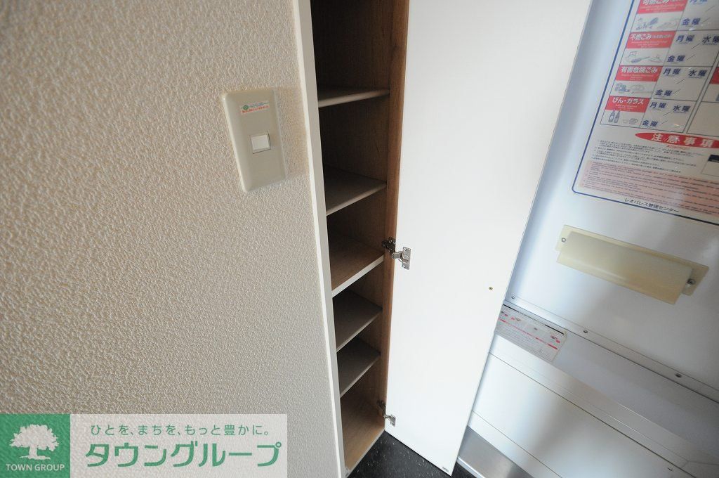 玄関　仕様・設備は原状と異なる場合有。現状優先