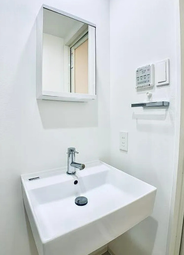 洗面設備　※別部屋の参考写真です。