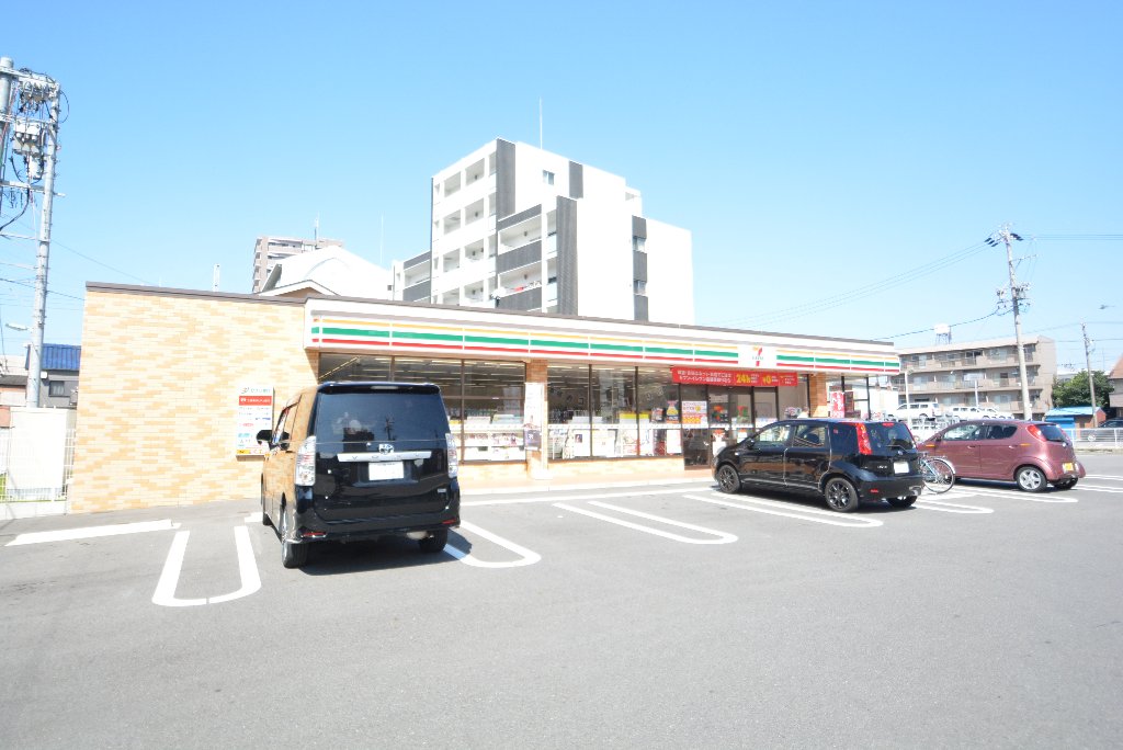 その他　セブンイレブン名古屋石場町店（その他）まで737m