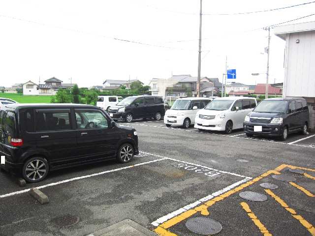 駐車場　駐車場
