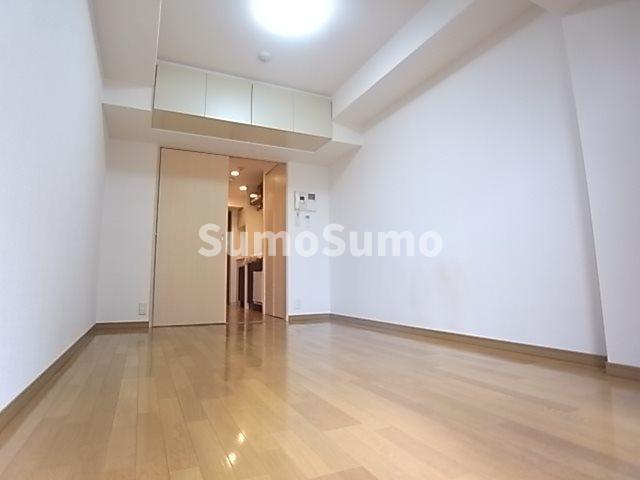 その他部屋・スペース　落ち着いた色調の寝室です