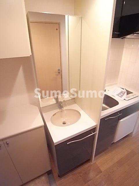 洗面設備　朝の身支度には欠かせない独立洗面化粧台