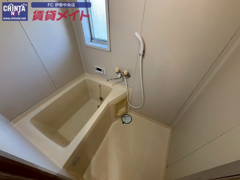 バス・シャワールーム　同型反転タイプのお写真です。