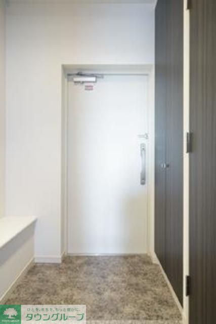 玄関　※写真は同タイプ住戸です。