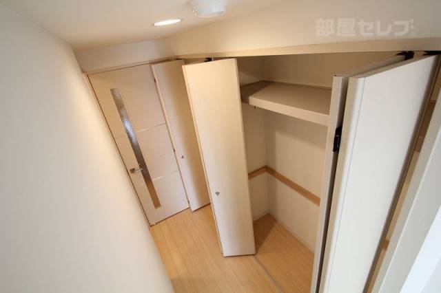 収納　※２０２号室内装写真参照