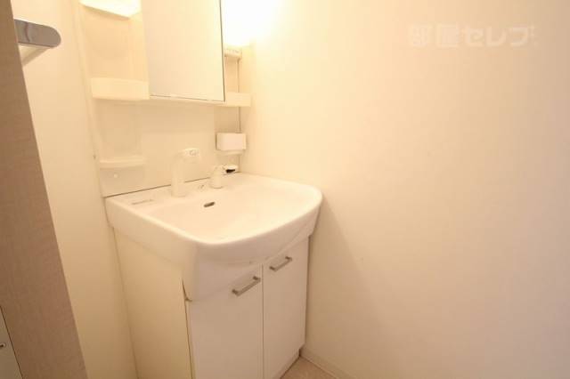 洗面設備　※２０２号室内装写真参照