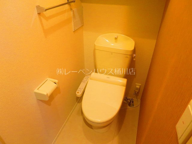 トイレ　温水洗浄便座付き