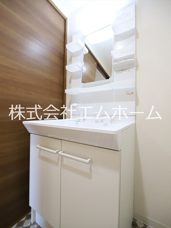 洗面設備　脱衣所　独立洗面台（シャンプードレッサー付）