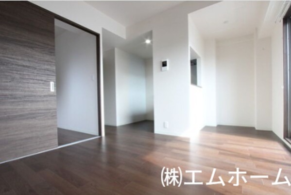 居室・リビング　ＬＤＫ10.3帖　洋室6帖　南側洋室6帖　エアコン　南面バル