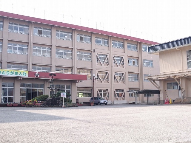 中学校　高知市立青柳中学校（中学校）まで1572m