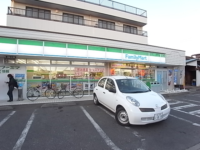 コンビニ　ファミリーマート みのり台駅前通り店（コンビニ）まで214m