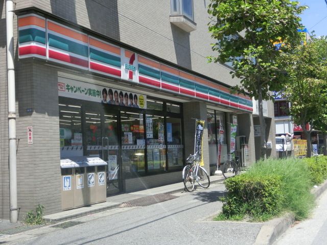 コンビニ　セブンイレブン千葉幕張本郷店（コンビニ）まで740m