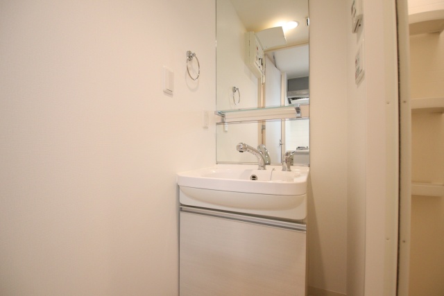 洗面設備　別室の参考写真です。※現況優先