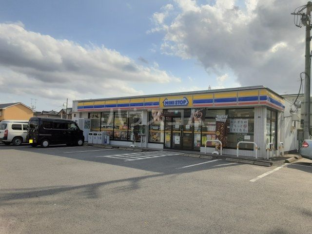 コンビニ　ミニストップ 吹上富士見店（コンビニ）まで490m
