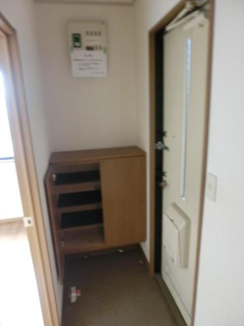玄関　※別号室参考写真です