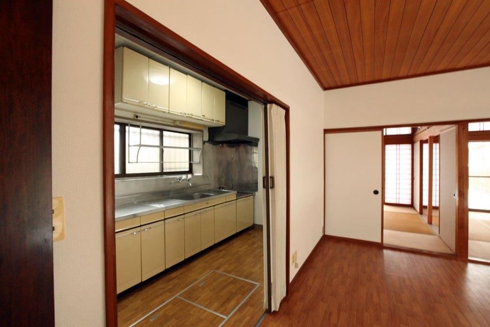 キッチン　LDKからキッチン