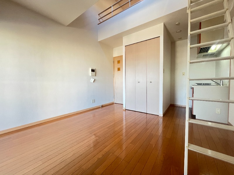 居室・リビング　１４１１号室写真