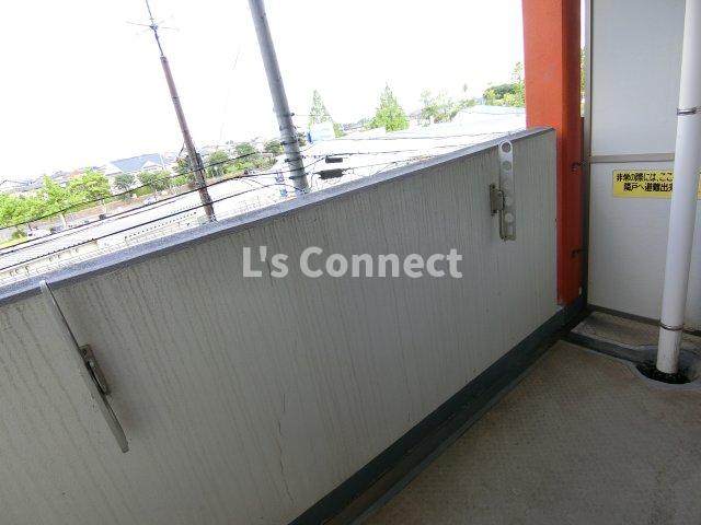 バルコニー　晴れた日には洗濯物もたくさん干せます。