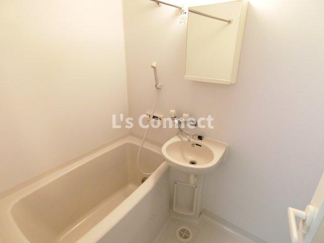 バス・シャワールーム　追焚き、浴室乾燥付きのお風呂。