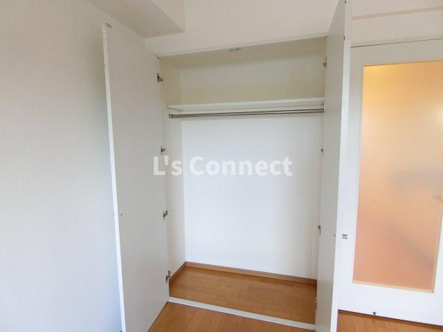 収納　クローゼットでお荷物もすっきり収納。