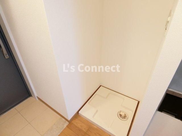 その他設備　室内洗濯機置き場には排水パン付き。