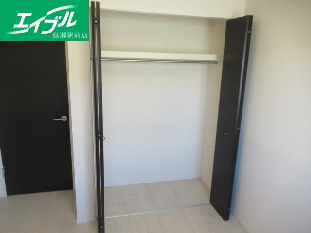 収納　洋室クローゼット