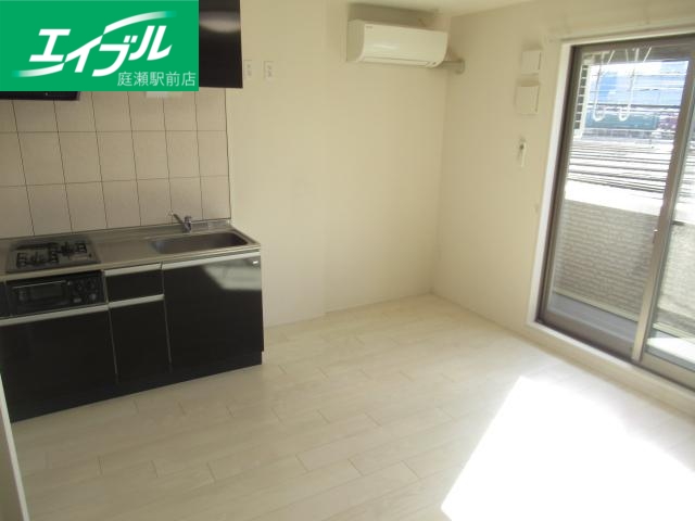 居室・リビング　キッチン